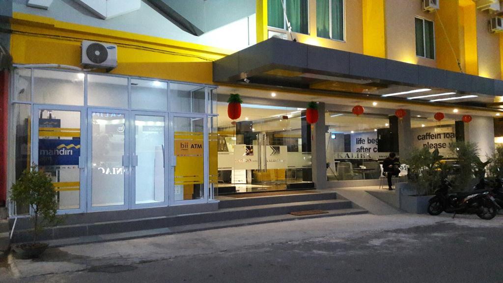 Kaliban Hotel Batam Exterior foto